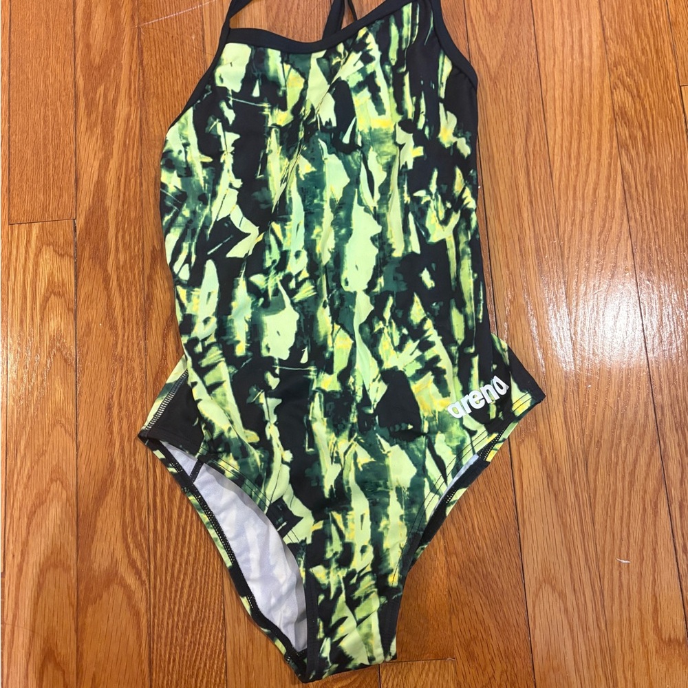 Arena One Piece Swimsuit Size 28